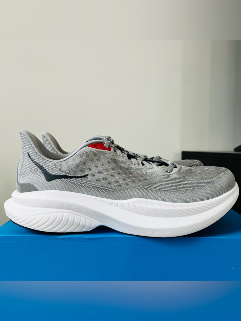 Size 9 Men's HOKA Mach 6 LA Running Shoes 1164032/SRYB Stellar Grey/Black